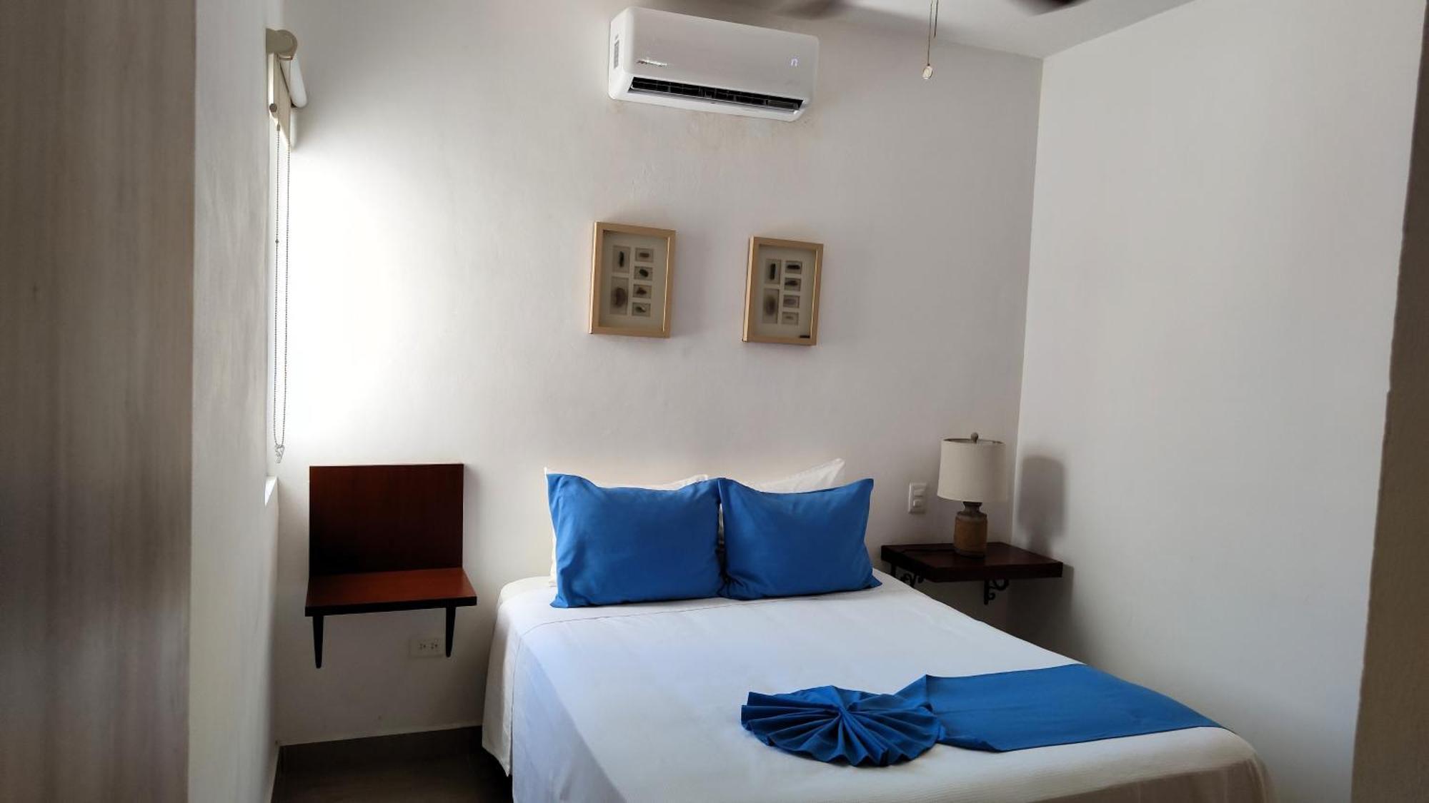 Apartahotel Vela's Ocean Front 3*