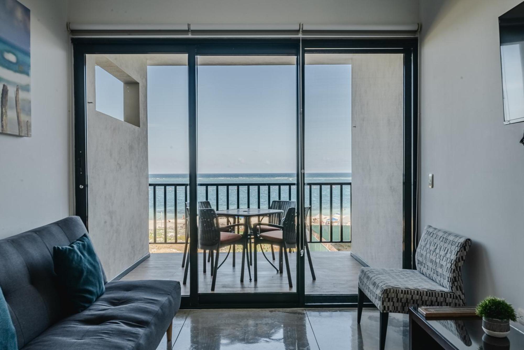 Apartahotel Vela's Ocean Front