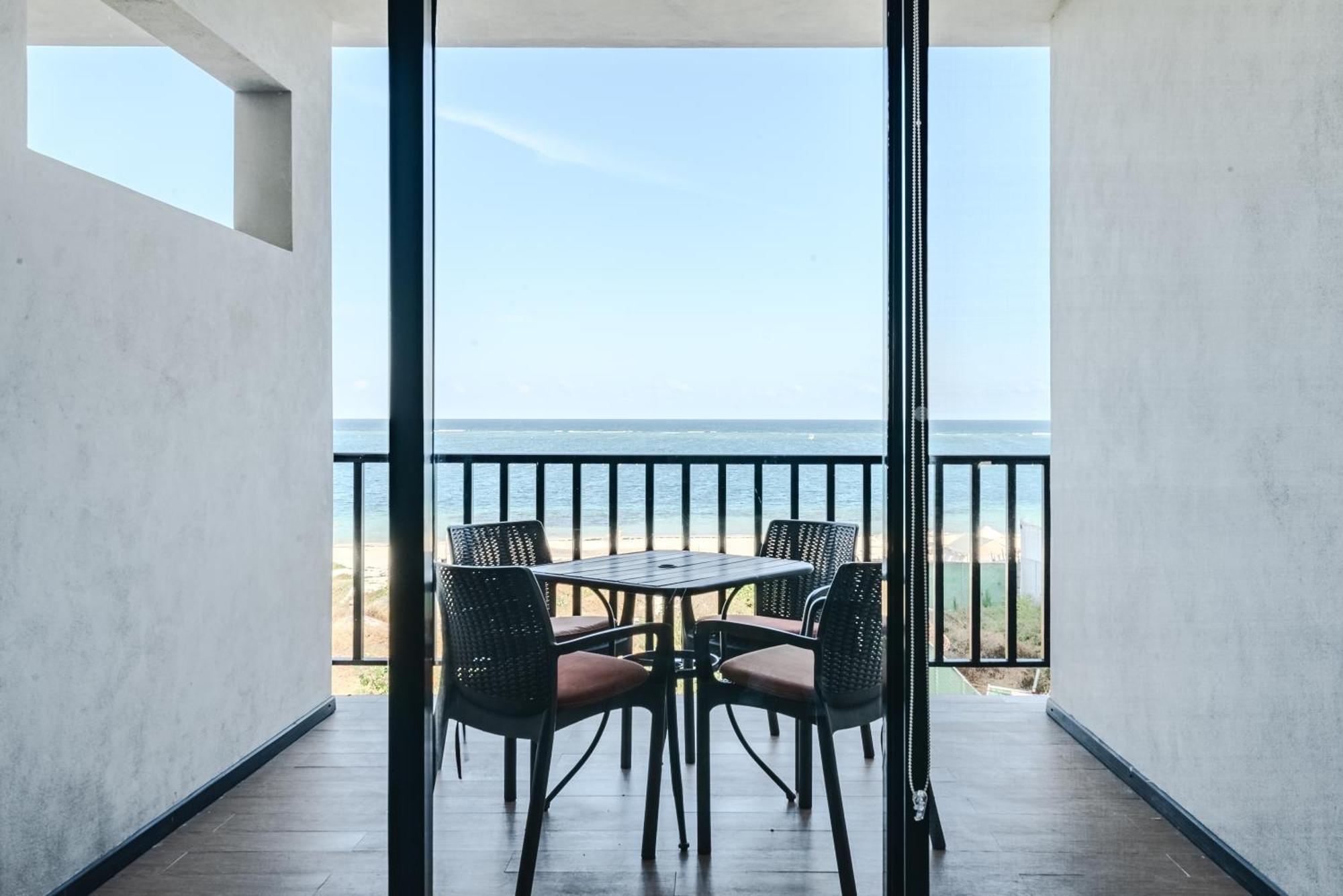 Vela's Ocean Front Apartahotel