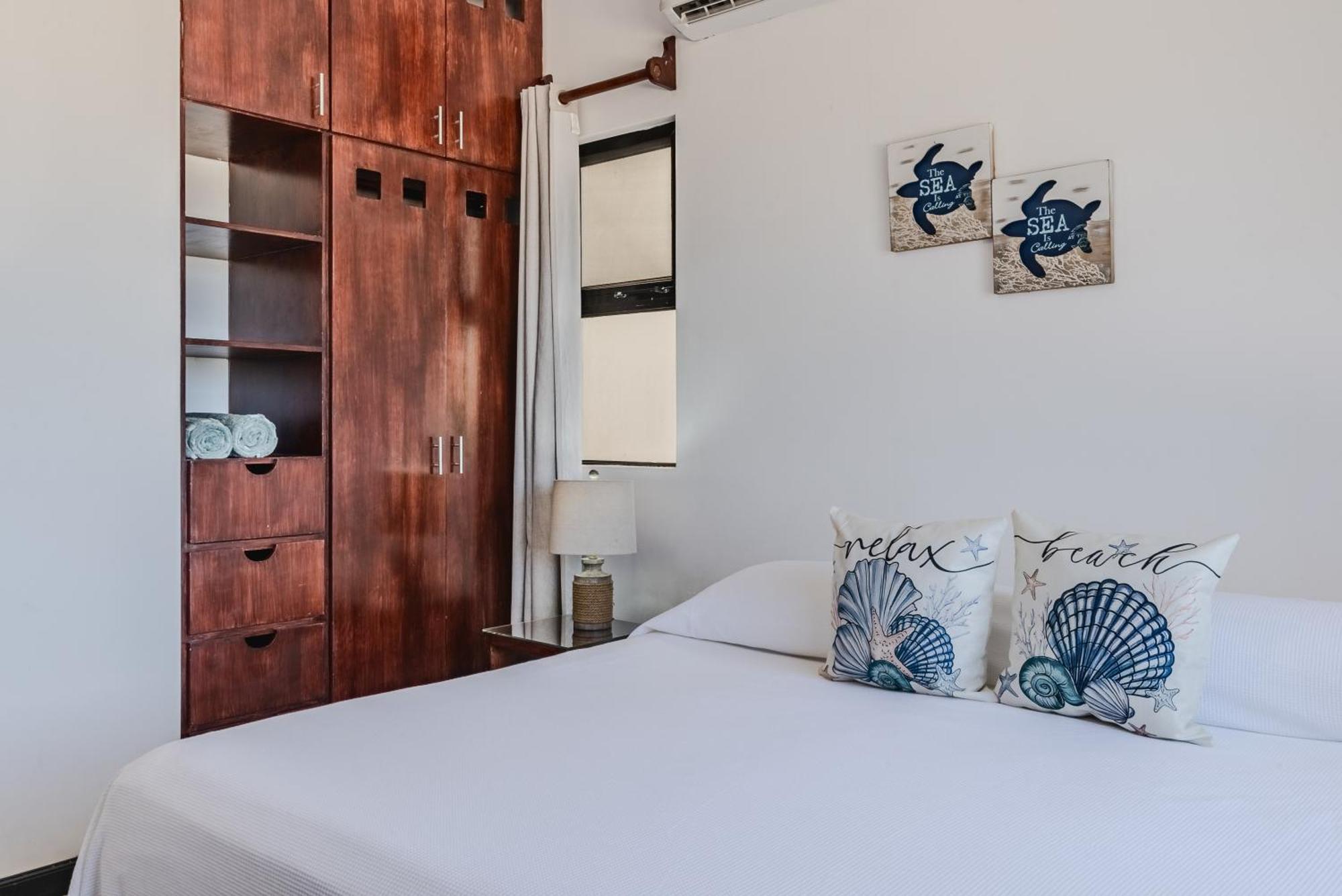 Vela's Ocean Front 3*