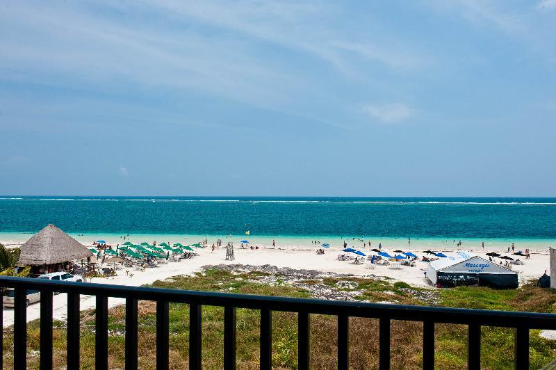 Vela's Ocean Front Apartahotel