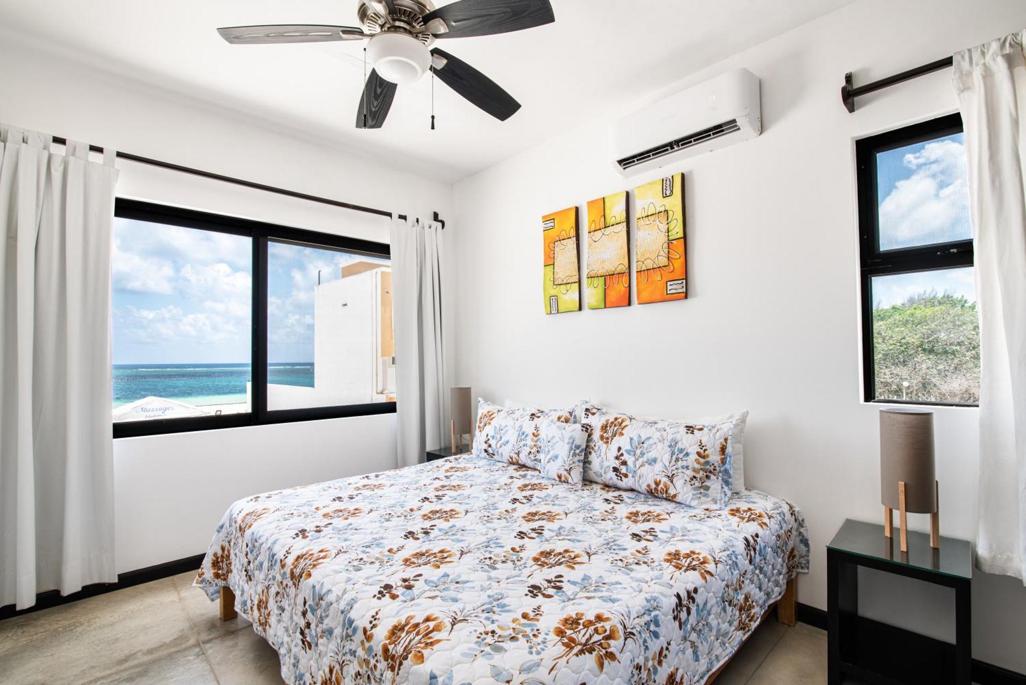 Vela's Ocean Front Apart-hotel Puerto Morelos