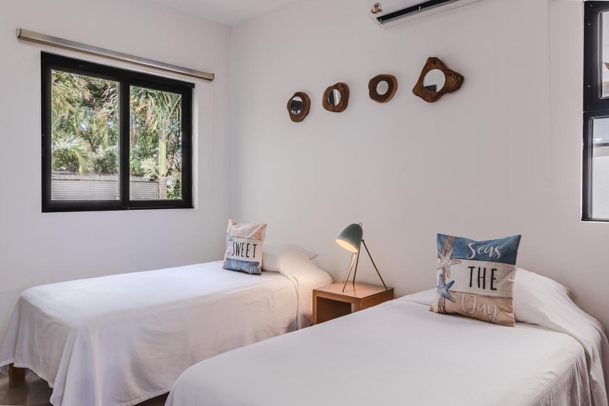 Vela's Ocean Front Apart-hotel