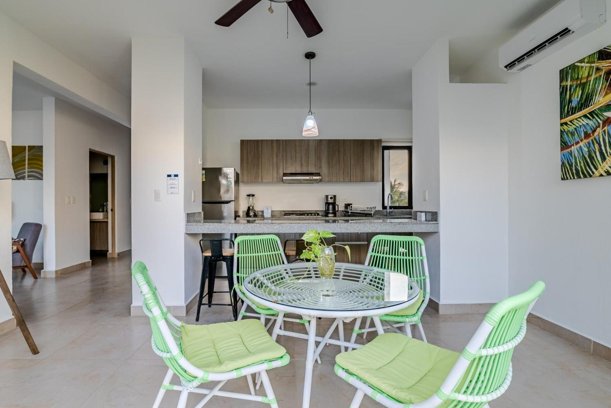 Apart-hotel Vela's Ocean Front Puerto Morelos