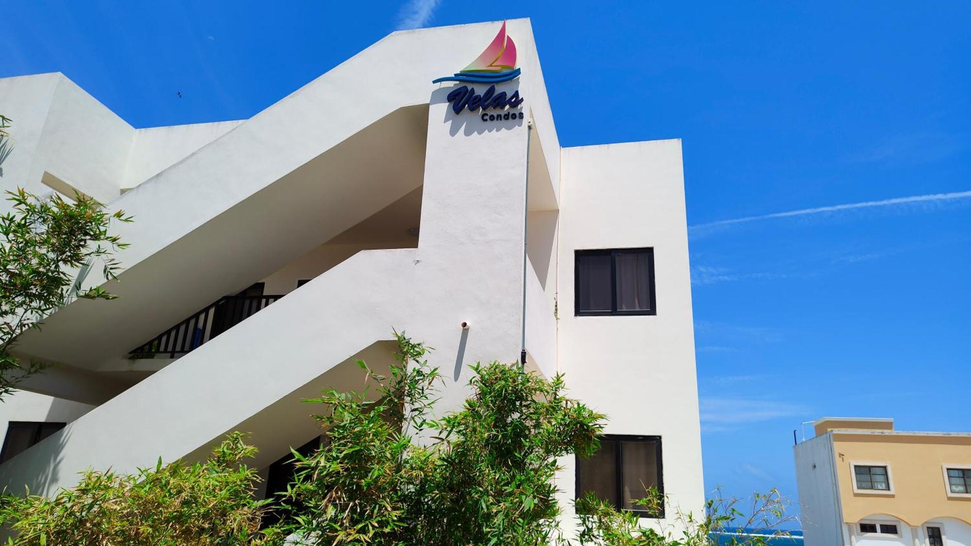 Vela's Ocean Front Apartahotel Puerto Morelos