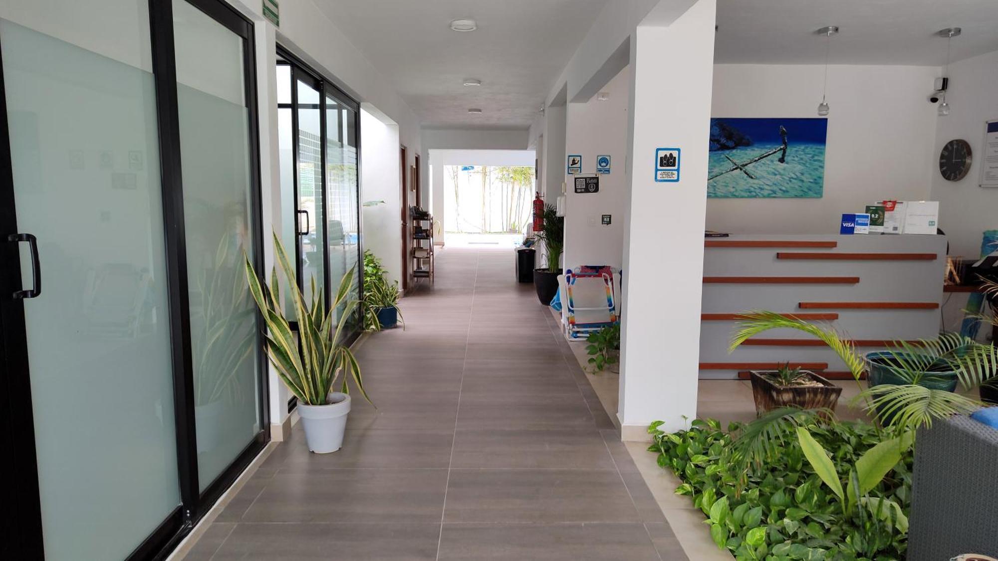 Apartahotel Vela's Ocean Front
